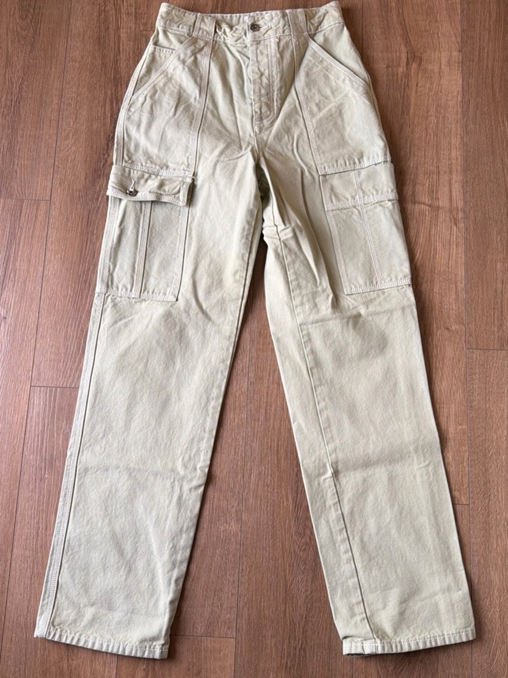 Helsa Wide Leg Cargo Jeans in Light Green